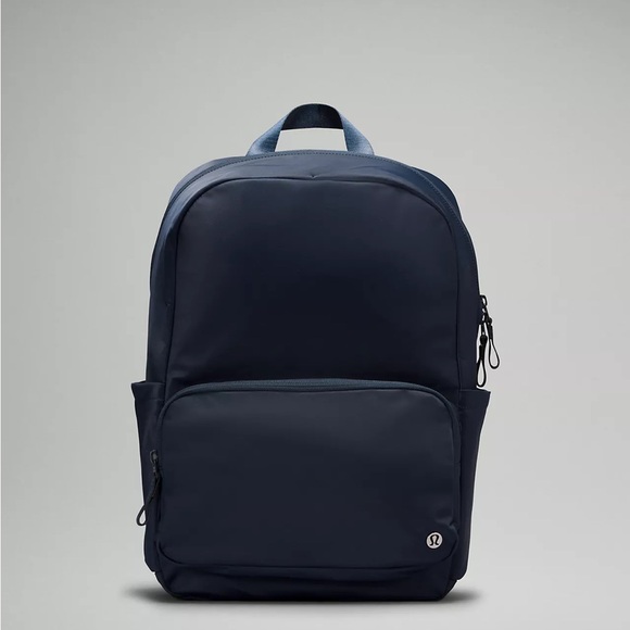 Lululemon Everywhere Backpack 22L- True Navy